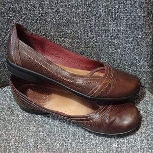 Clarks Brown Leather Loafers with Slip-On Design